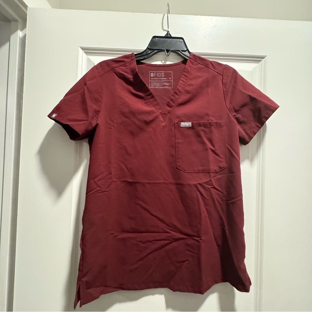 Figs Catarina Scrub Top in Burgundy